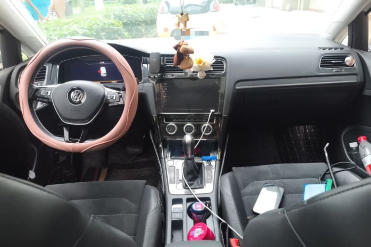 Used Volkswagen Golf 2020 280TSI DSG Luxury Edition Center Console