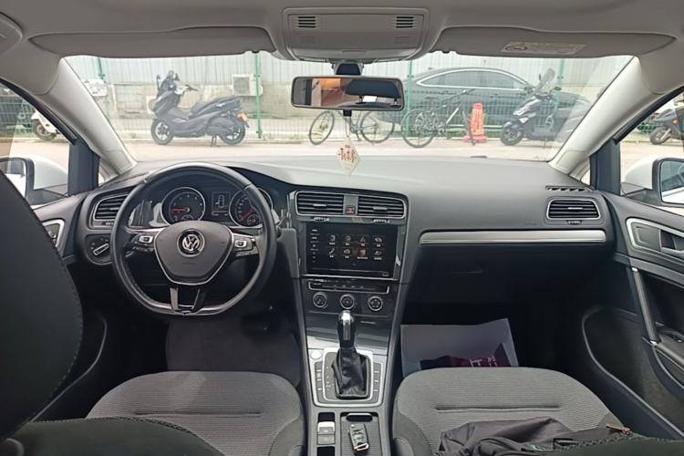 Used Volkswagen Golf 2020 Zhiai Edition 280TSI DSG Comfort Model Center Console