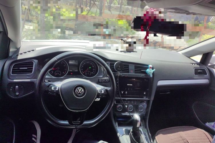 Used Volkswagen Golf 2020 280TSI DSG Comfort Version Center Console