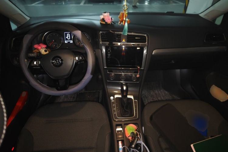 Used Volkswagen Golf 2020 Zhiai Edition 280TSI DSG Comfort Model Center Console