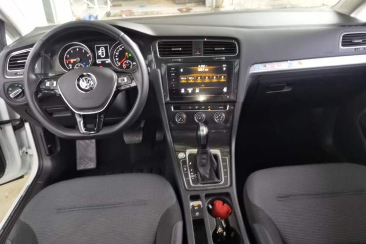 Used Volkswagen Golf 2020 Zhiai Edition 280TSI DSG Comfort Model Center Console