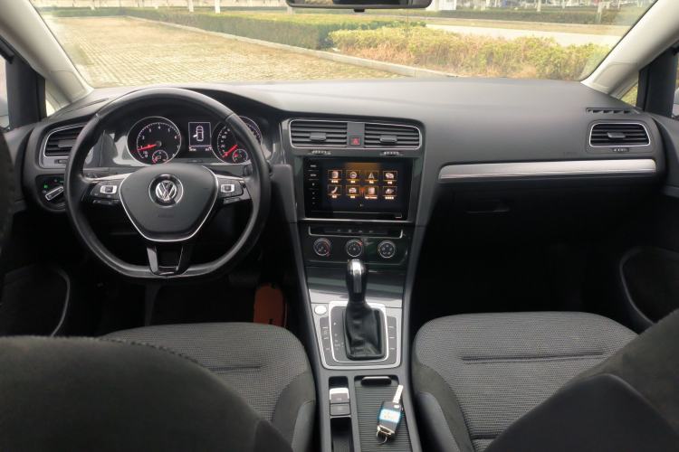 Used Volkswagen Golf 2020 Zhiai Edition 280TSI DSG Comfort Model Center Console
