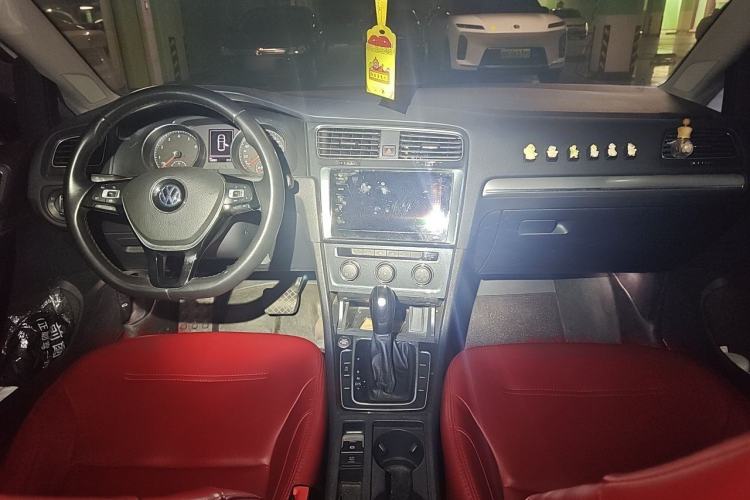 Used Volkswagen Golf 2020 Zhiai Edition 280TSI DSG Comfort Model Center Console