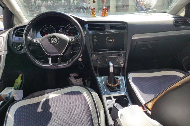 Used Volkswagen Golf 2020 280TSI DSG Comfort Version Center Console