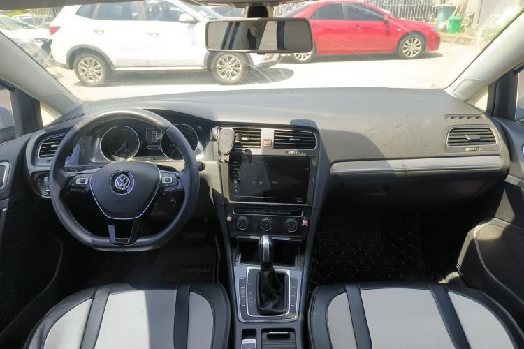 Used Volkswagen Golf 2020 280TSI DSG Comfort Version Center Console