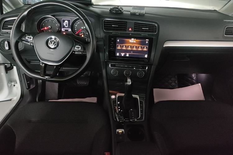 Used Volkswagen Golf 2020 Zhiai Edition 280TSI DSG Comfort Model Center Console
