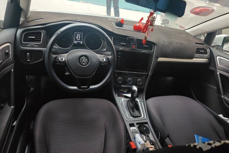 Used Volkswagen Golf 2020 280TSI DSG Comfort Version Center Console