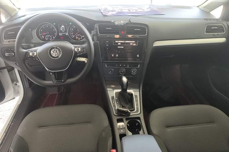 Used Volkswagen Golf 2020 280TSI DSG Comfort Version Center Console