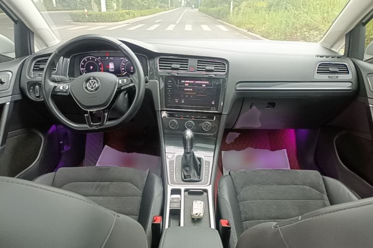 Used Volkswagen Golf 2020 280TSI DSG Luxury Edition Center Console