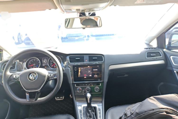 Used Volkswagen Golf 2020 Zhiai Edition 280TSI DSG Comfort Model Center Console
