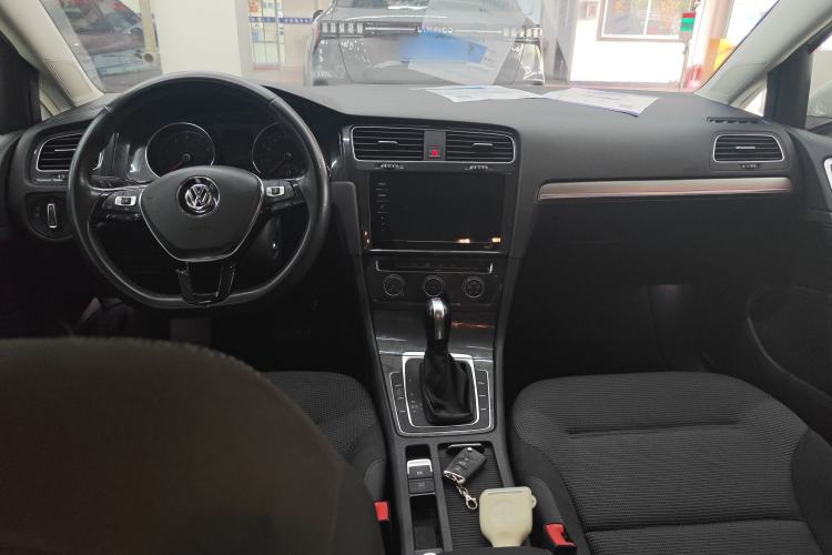 Used Volkswagen Golf 2020 280TSI DSG Comfort Version Center Console