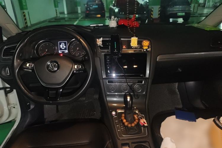 Used Volkswagen Golf 2020 Zhiai Edition 280TSI DSG Comfort Model Center Console
