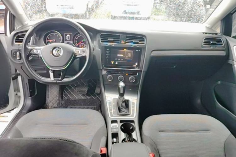 Used Volkswagen Golf 2020 Zhiai Edition 280TSI DSG Comfort Model Center Console