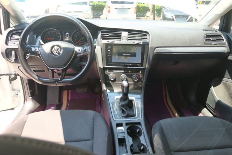 Used Volkswagen Golf 2020 200TSI DSG Comfortable and Ambitious Edition Center Console