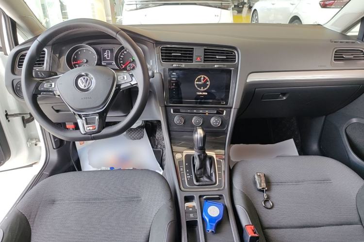 Used Volkswagen Golf 2020 Zhiai Edition 280TSI DSG Comfort Model Center Console