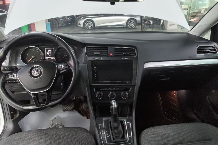 Used Volkswagen Golf 2020 280TSI DSG Comfort Version Center Console