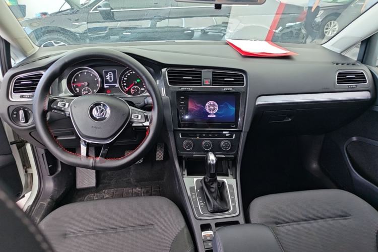 Used Volkswagen Golf 2020 280TSI DSG Comfort Version Center Console