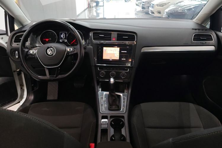 Used Volkswagen Golf 2020 200TSI DSG Comfortable and Ambitious Edition Center Console