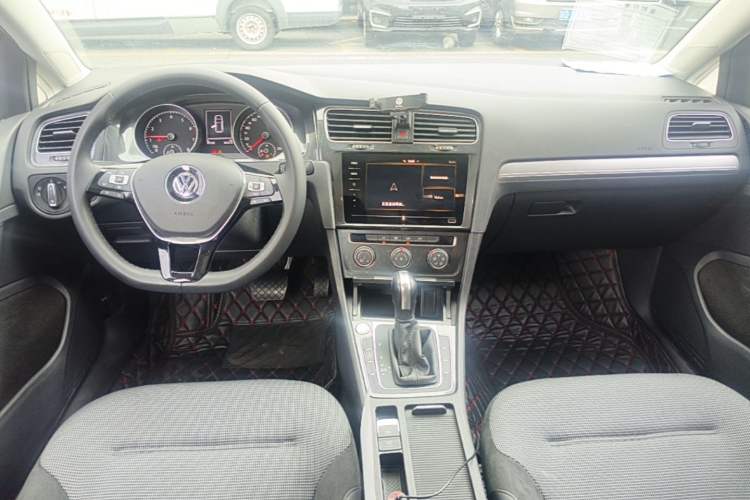 Used Volkswagen Golf 2020 Zhiai Edition 280TSI DSG Comfort Model Center Console