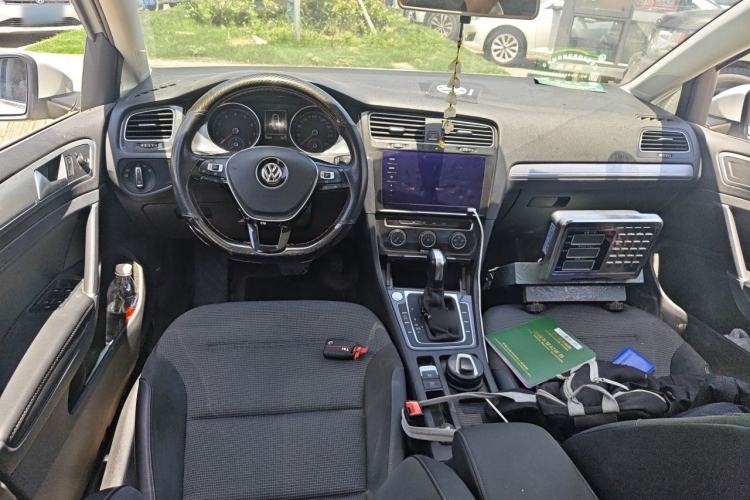 Used Volkswagen Golf 2020 Zhiai Edition 280TSI DSG Comfort Model Center Console