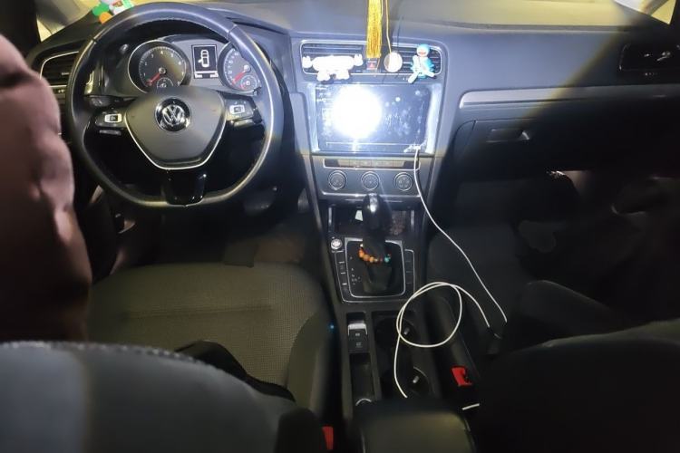 Used Volkswagen Golf 2020 Zhiai Edition 280TSI DSG Comfort Model Center Console