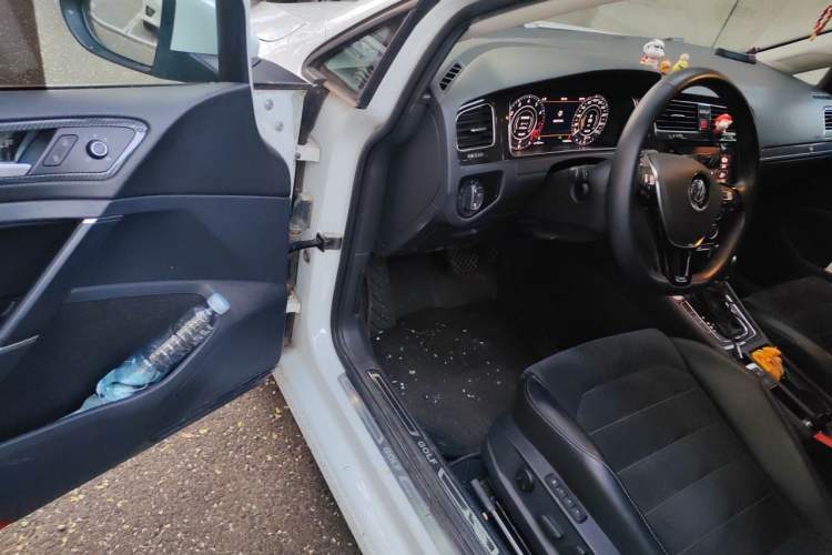 Used Volkswagen Golf 2020 280TSI DSG Luxury Edition Driver Seat