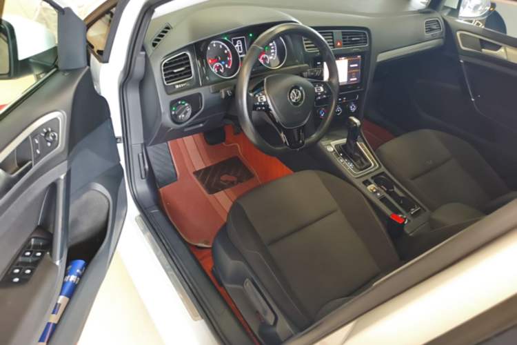 Used Volkswagen Golf 2020 Zhiai Edition 200TSI DSG Comfortable & Ambitious Version Driver Seat