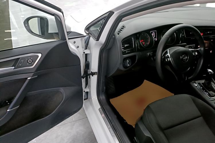 Used Volkswagen Golf 2020 Zhiai Edition 200TSI DSG Comfortable & Ambitious Version Driver Seat