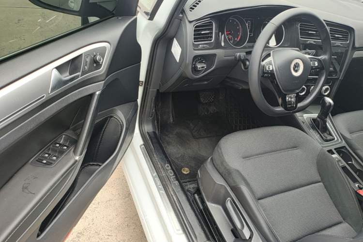 Used Volkswagen Golf 2020 280TSI DSG Comfort Version Driver Seat