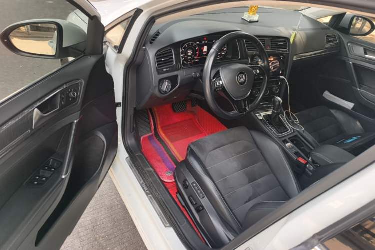 Used Volkswagen Golf 2020 Zhiai Edition 280TSI DSG Luxury Model Driver Seat