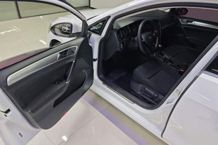 Used Volkswagen Golf 2020 Zhiai Edition 200TSI DSG Comfortable & Ambitious Version Driver Seat