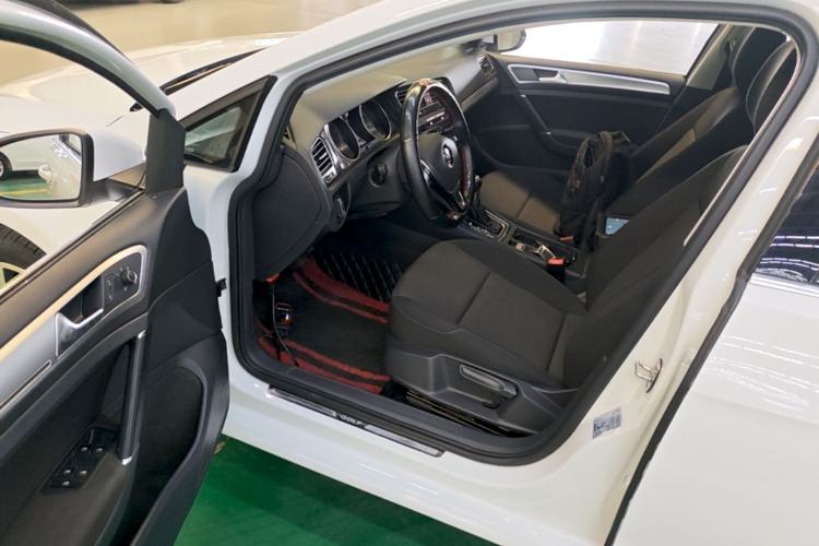 Used Volkswagen Golf 2020 Zhiai Edition 200TSI DSG Comfortable & Ambitious Version Driver Seat
