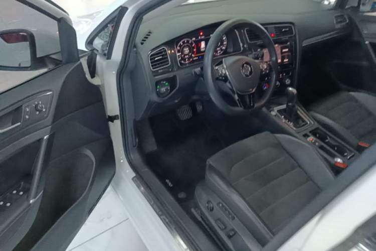 Used Volkswagen Golf 2020 280TSI DSG Luxury Edition Driver Seat