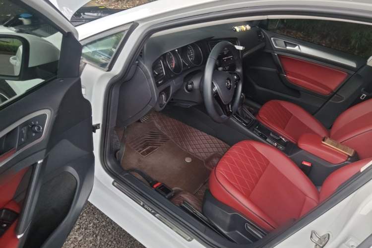 Used Volkswagen Golf 2020 Zhiai Edition 200TSI DSG Comfortable & Ambitious Version Driver Seat