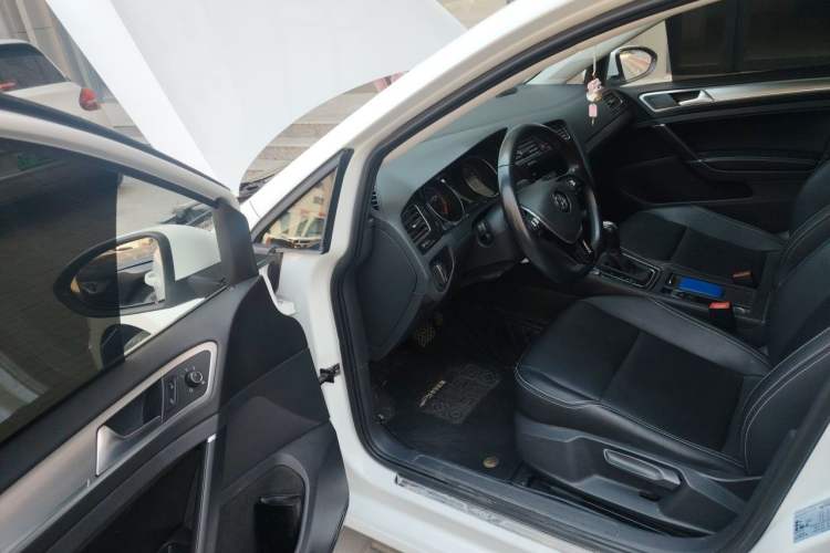 Used Volkswagen Golf 2020 Zhiai Edition 200TSI DSG Comfortable & Ambitious Version Driver Seat