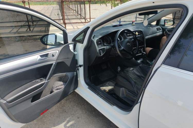 Used Volkswagen Golf 2020 Zhiai Edition 200TSI DSG Comfortable & Ambitious Version Driver Seat