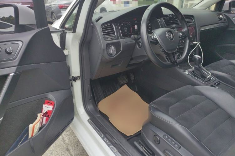 Used Volkswagen Golf 2020 Zhiai Edition 280TSI DSG Luxury Model Driver Seat