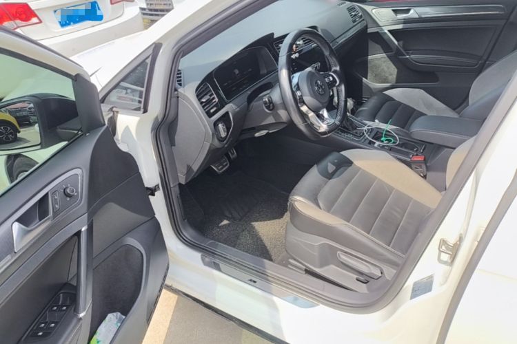 Used Volkswagen Golf 2020 Charming Edition 280TSI DSG R-Line Driver Seat