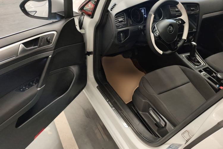 Used Volkswagen Golf 2020 200TSI DSG Comfortable and Ambitious Edition Driver Seat