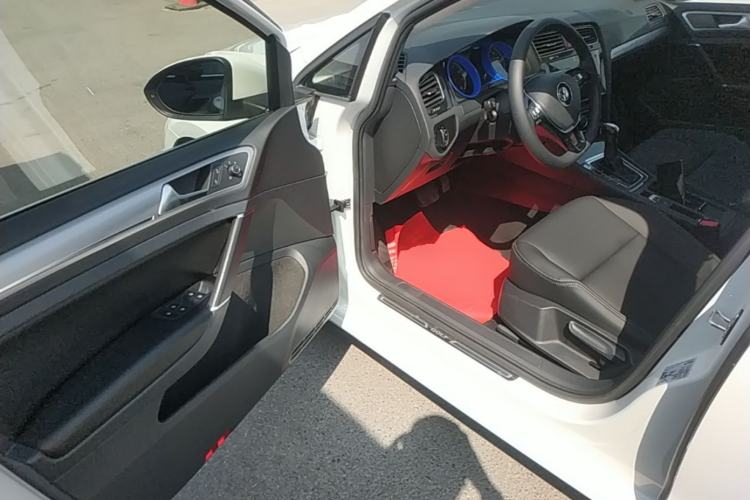 Used Volkswagen Golf 2020 Zhiai Edition 200TSI DSG Comfortable & Ambitious Version Driver Seat