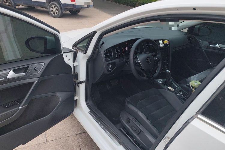 Used Volkswagen Golf 2020 Zhiai Edition 280TSI DSG Luxury Model Driver Seat
