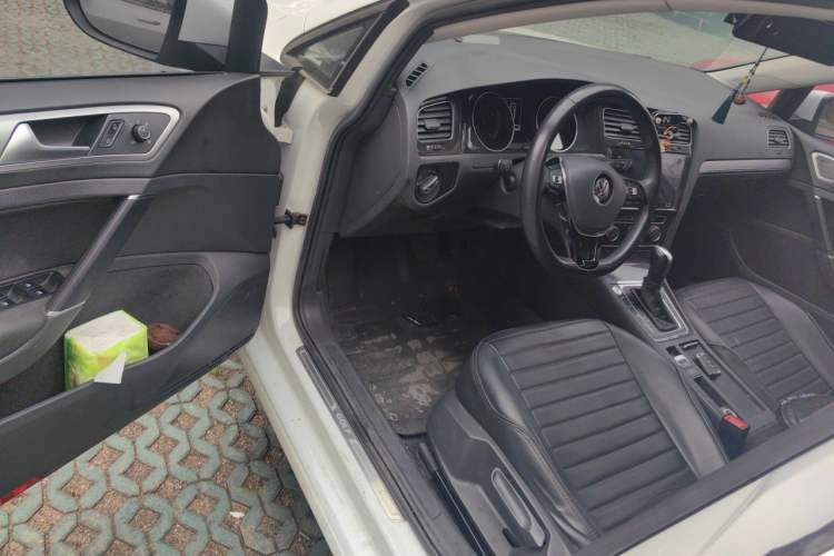 Used Volkswagen Golf 2020 Zhiai Edition 200TSI DSG Comfortable & Ambitious Version Driver Seat