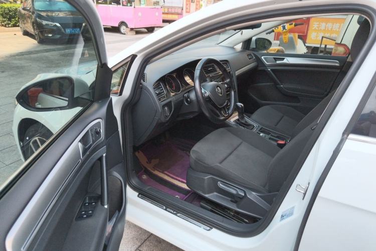 Used Volkswagen Golf 2020 200TSI DSG Comfortable and Ambitious Edition Driver Seat
