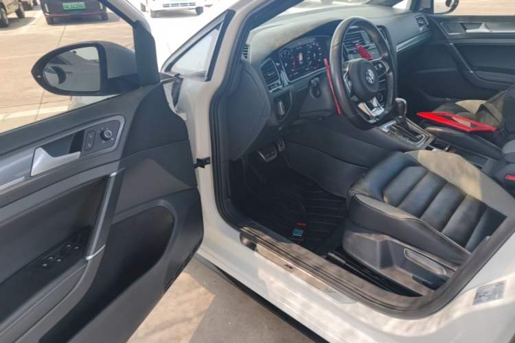 Used Volkswagen Golf 2020 Charming Edition 280TSI DSG R-Line Driver Seat