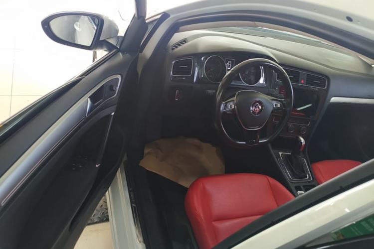 Used Volkswagen Golf 2020 200TSI DSG Comfortable and Ambitious Edition Driver Seat
