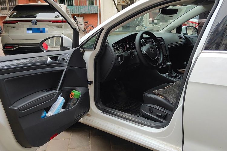 Used Volkswagen Golf 2020 280TSI DSG Luxury Edition Driver Seat