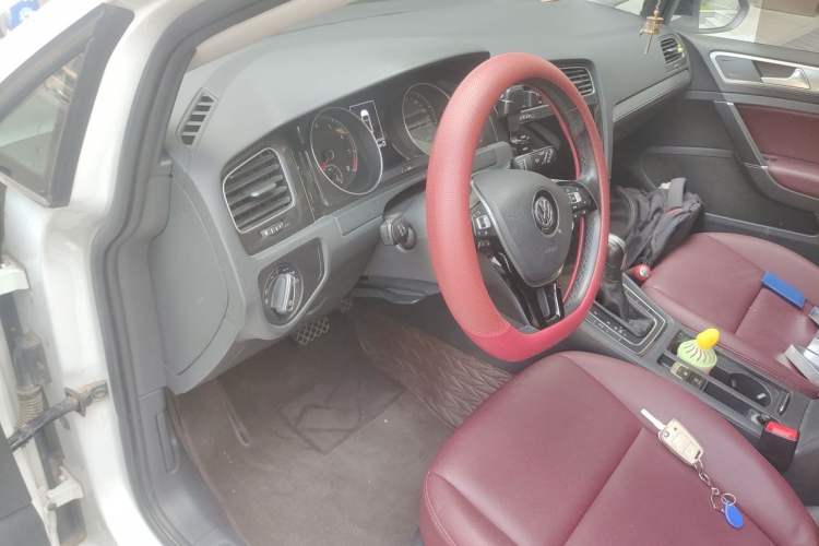 Used Volkswagen Golf 2020 200TSI DSG Comfortable and Ambitious Edition Driver Seat