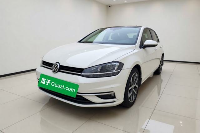 Ojetý Volkswagen Golf 2020 Zhiai Edition 200TSI DSG Comfortable & Ambitious Version