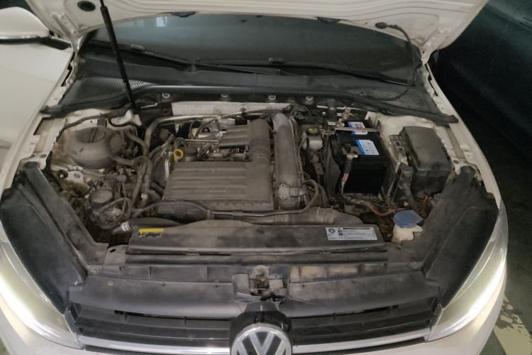 Used Volkswagen Golf 2020 Zhiai Edition 280TSI DSG Luxury Model Engine Bay