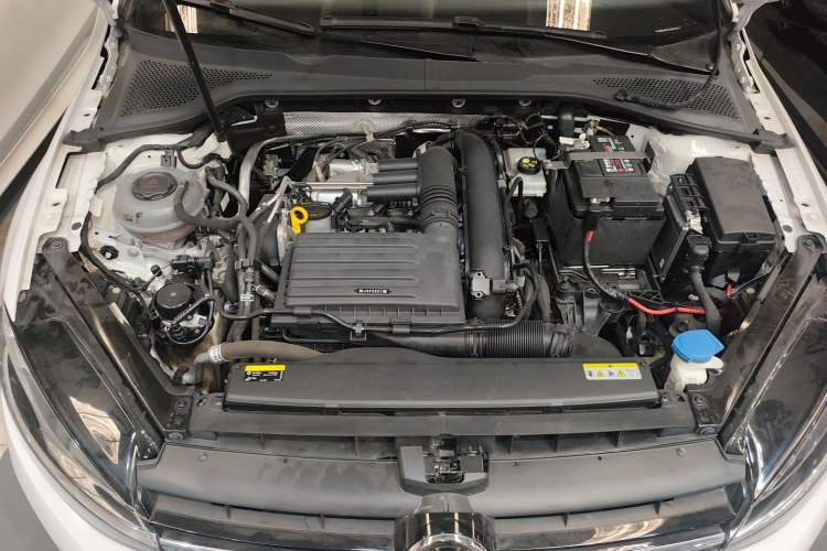 Used Volkswagen Golf 2020 Zhiai Edition 280TSI DSG Comfort Model Engine Bay